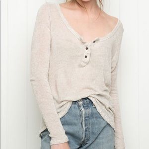 BRANDY MELVILLE LONG SLEEVE